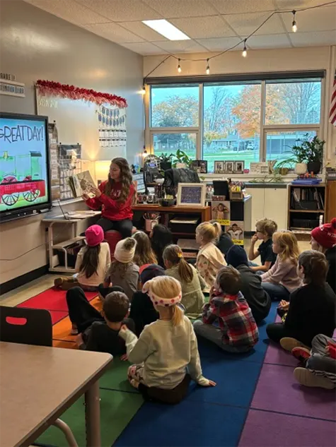 teacher showing class teacher showing class