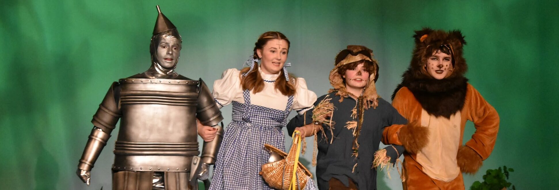 image of students performing as players in the Wizard of Oz